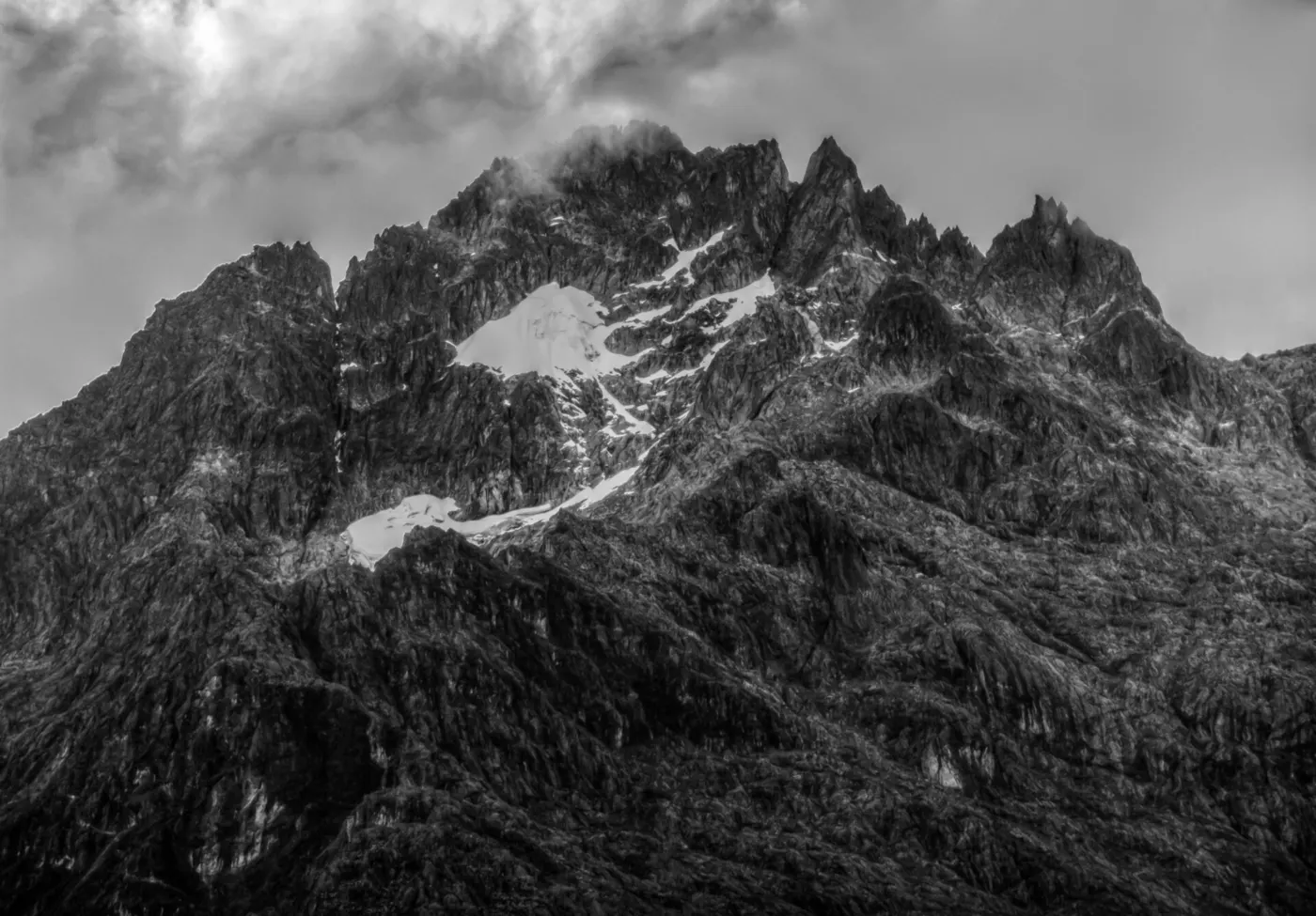 Pueblo de Los Nevados sobre la sierra